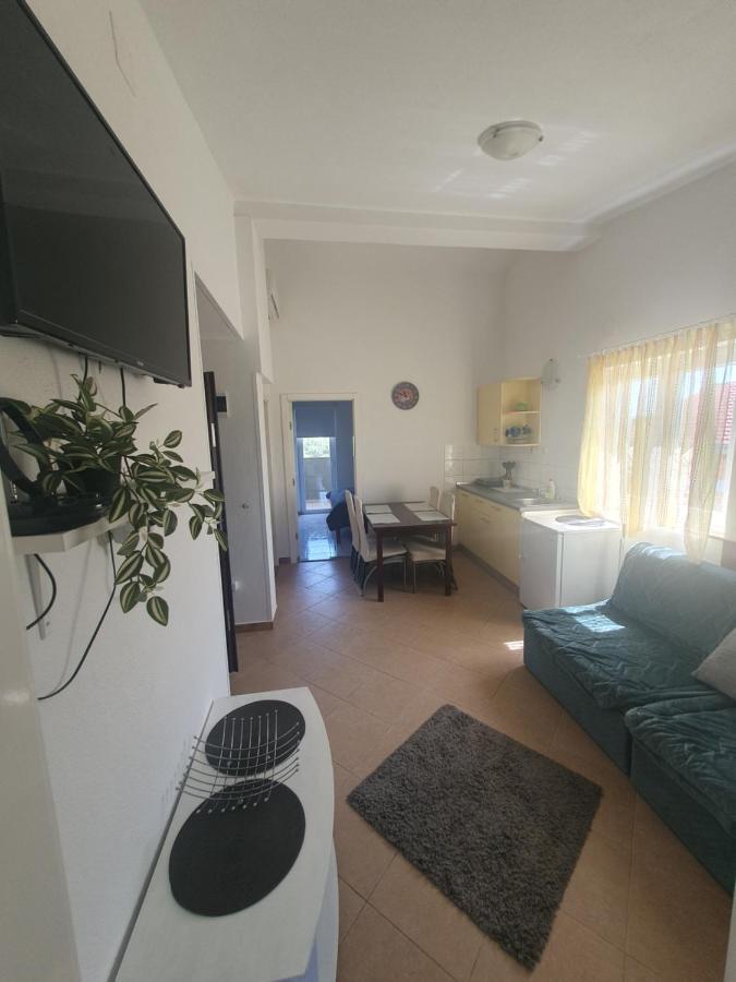 Apartments Jelinic Polaca Exterior photo